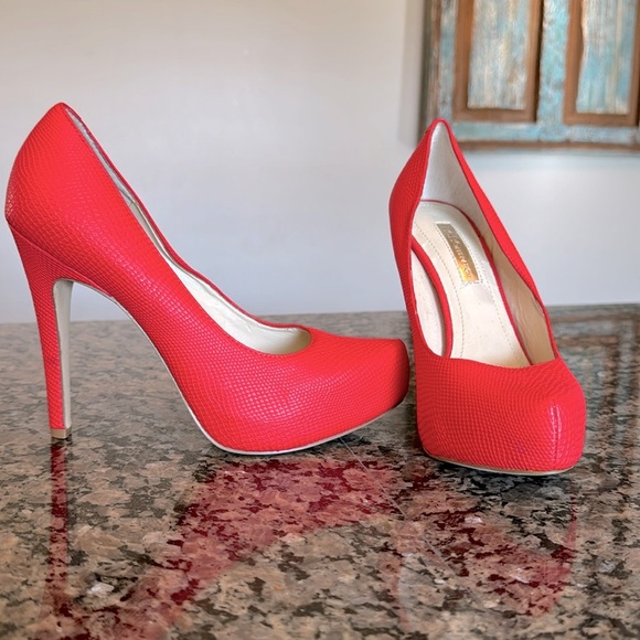 BCBGeneration red heels 6M - Picture 1 of 12